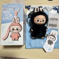 POP MART イニシャルラブブRのサムネイル