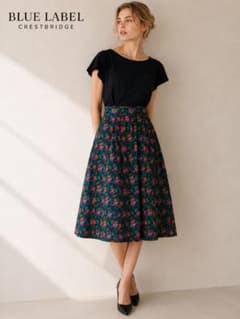 花 未使用品✨ブルーレーベルクレストブリッジ 半袖ドッキングワンピース ky326 ブルーレーベルクレストブリッジ ドッキングワンピース 38 花柄