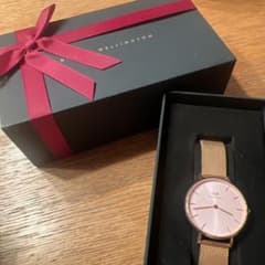 Daniel Wellington ピンクメッシュ時計のサムネイル