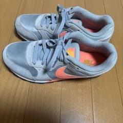 ナイキレディーススニーカー24.5のサムネイル