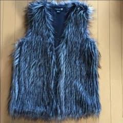daan様 専用美品 Forever21 ファー ベストのサムネイル