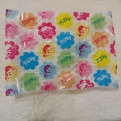 Milky ペコちゃん 包み紙 包装紙　激レア？のサムネイル