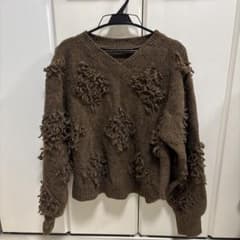 p*m様 【値下げしました】ローリーズファーム　ニット　Vネックのサムネイル