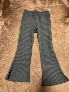 ユニクロ　リブフレアパンツ　ブラック　110cmのサムネイル