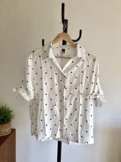 新品タグ付き♡ドット柄シャツ ホワイトのサムネイル