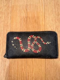 GUCCI 長財布　蛇のサムネイル