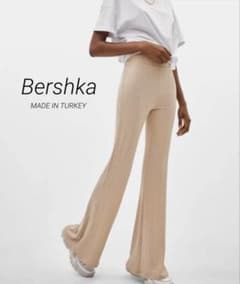 Bershka フレアパンツ ホワイトベージュのサムネイル