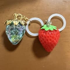 いちご ワンポイントチャームのサムネイル