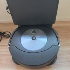 iRobot Roomba ロボット掃除機 本体 自動ゴミ収集機付きのサムネイル