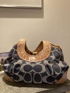 COACH シグネチャー ショルダーバッグ デニム×レザー　特価のサムネイル