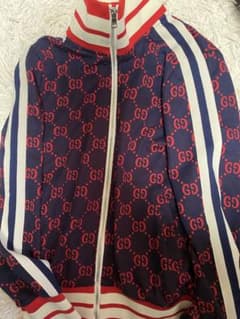 ＧＵＣＣＩジャージ上のサムネイル