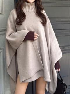 グレイル　モックネックポンチョ