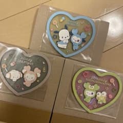 TWICE LOVELYS × SANRIO クリアラバーコースターのサムネイル