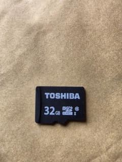 カ*ズ様 TOSHIBA microSDHCカード 32GB 本体のサムネイル