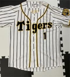阪神タイガース ユニフォーム等　応援グッズのサムネイル