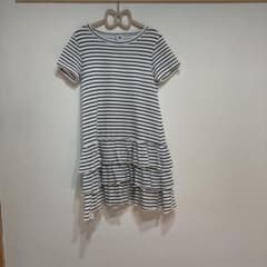 値下げ！2000→1500円！プチバトーボーダーワンピース　120 女の子のサムネイル