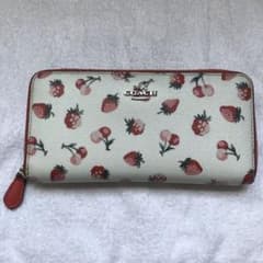 COACH ストロベリープリント 長財布のサムネイル