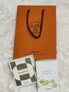 HERMES コスメ ショップ袋と試供品の香水セットのサムネイル