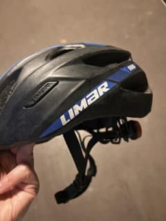 LIMAR 自転車ヘルメット ブラック×ブルー Mサイズ LEDライト付きのサムネイル