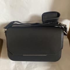 t*3様 ZARA ブラック ショルダーバッグ ミニポーチ付き - メルカリ