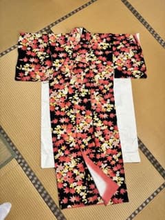 【未使用品】小紋 着物 黒地 菊 紅葉柄 もみじのサムネイル