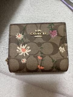 COACH 花柄 二つ折り財布のサムネイル