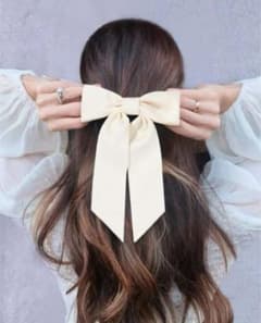 バレッタ ホワイト　ヘアアクセサリーのサムネイル