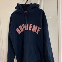SUPREME シュプリーム  パーカーのサムネイル
