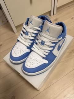 Nike Air Jordan 1 Low UNCのサムネイル