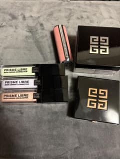GIVENCHY プリズム・リーブル コスメセットのサムネイル