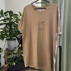 ベージュ Tシャツのサムネイル