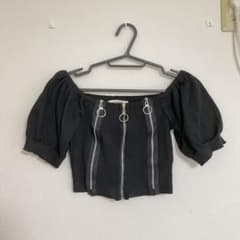 パフスリーブトップスのサムネイル