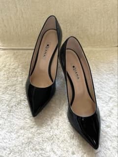 新品、未使用。 DIANA ブラック ポインテッドトゥパンプスのサムネイル