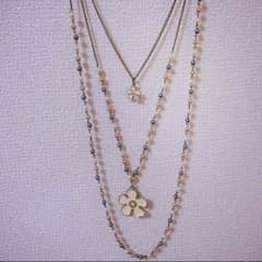 おしゃれ♪花のネックレスのサムネイル