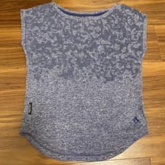 adidas バックオープン Tシャツのサムネイル