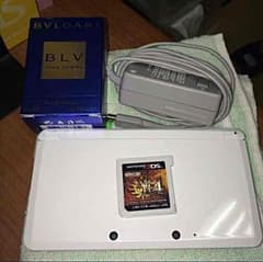 3DSとモンハン4と充電器のサムネイル