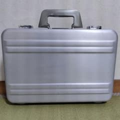 ZERO HALLIBURTON アルミ製ビジネスバッグ - メルカリ
