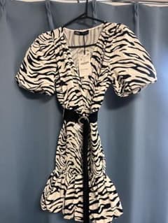 ZARA ゼブラ柄 ワンピース 新品 タグ付きのサムネイル