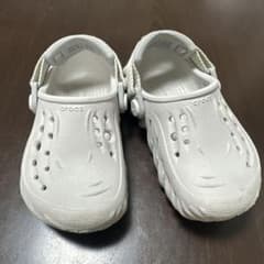 crocs サンダル グレー タイムセール中のサムネイル