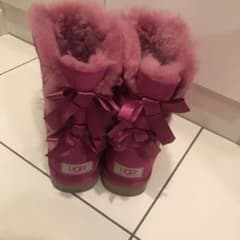 美品　UGGピンクリボンのサムネイル