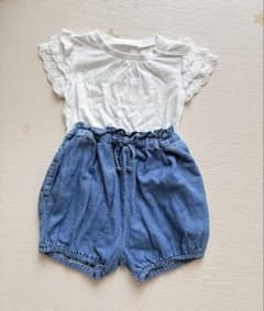 デニムのかぼちゃパンツと白Tシャツ　セット売りのサムネイル