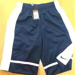 新品タグつきナイキメッシュハーフパンツのサムネイル