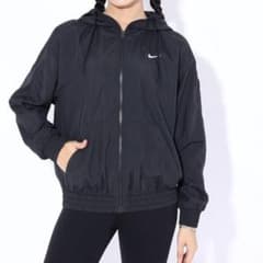 NIKEスポーツウェア エッセンシャル UV ウーブン フーデッドジャケット