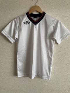 umbro ホワイト Vネック サッカーウェア　 サイズ…140のサムネイル