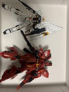 RG (リアルグレード) RX-93 νガンダム、MSN-04 サザビーセットのサムネイル