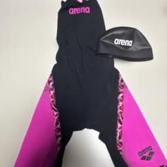 arena 競泳水着・キャップセットのサムネイル