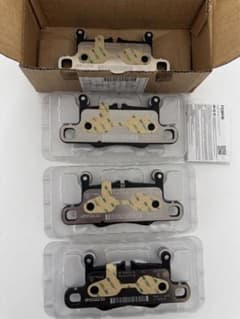 【新古品】Porsche純正　フロントブレーキパッド (9Y0698451AB)のサムネイル