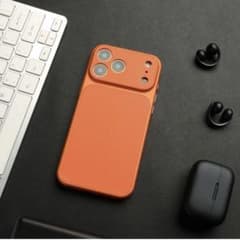 Thumbnail of 定価9,759円　iPhone17pro用ケース　オレンジ　レザー