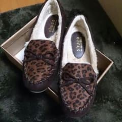 11/6まで　そうともママさま専用【値下げ再出品】shuca 　ファーモカシンのサムネイル