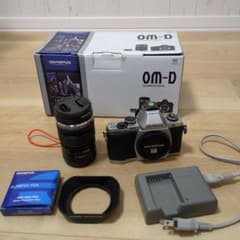 【本日限定値下げ】OLYMPUS OM-D ミラーレス一眼カメラレンズセットのサムネイル